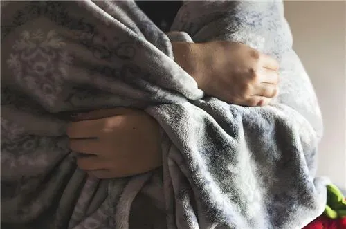 暖气房里也怕冷?可能是药物剂量不足